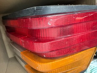 Pilotos Traseros Mercedes W124 (Pareja)
