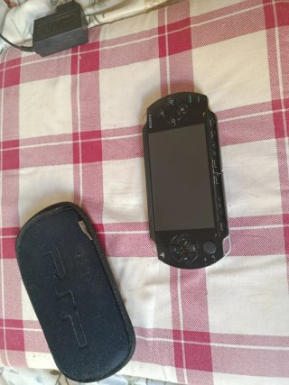 Sony PSP Negra con funda y cargador