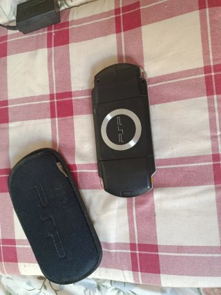Sony PSP Negra con funda y cargador
