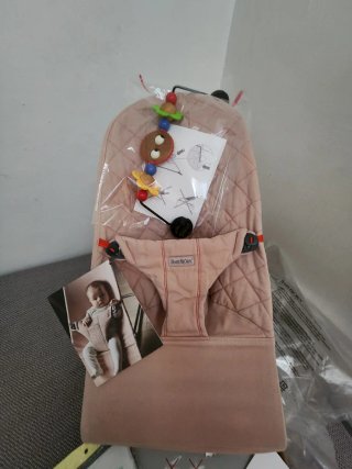 Hamaca BabyBjörn + Juguete