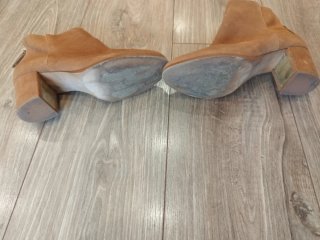 Botines tacón cuadrado marrones