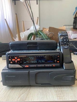 PIONEER KEH-P8600R radio cassette + Cargador CD