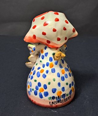 Ceramica Caltagirone donna con cannoli campanella