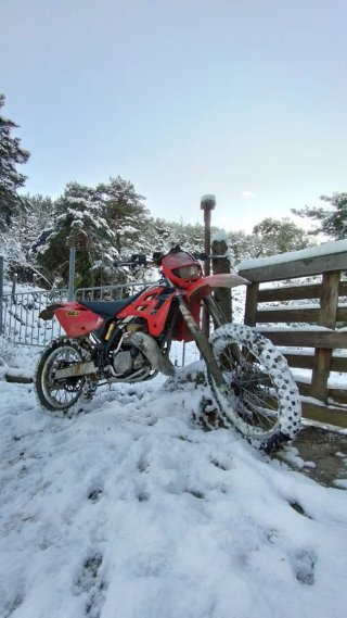 Gas Gas 125EC Enduro Moto Roja