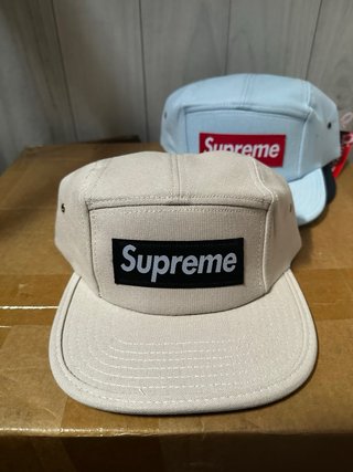 Gorras Supreme: Azul, Azul Marino y Beige
