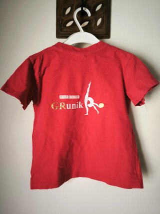 T-shirt vermelha 7/8 anos