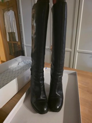 Botas Guess altas negras muy bonitas