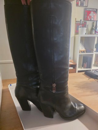 Botas Guess altas negras muy bonitas