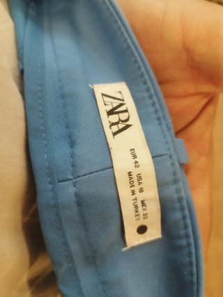 Pantalón azul de chica