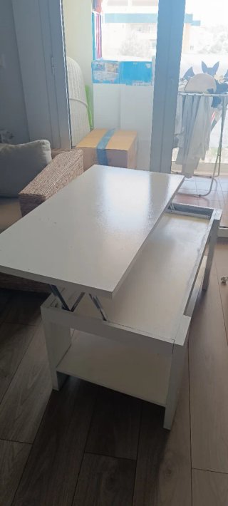 Mesa de centro elevable blanca