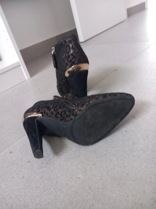 Botines Guess Animal Print Tacón Dorado