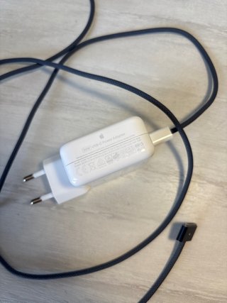Cargador Apple MacBook Pro 14 M5 2025