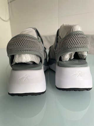 Sandalias deportivas Atom grises