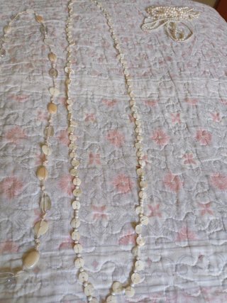 Collares de nácar y cristal
