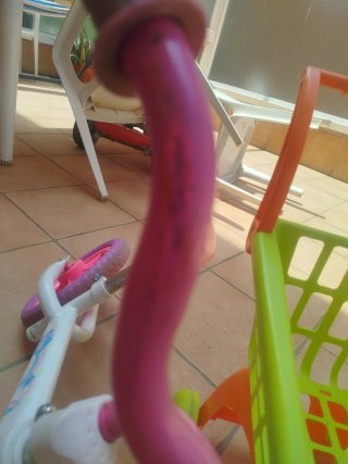 Bicicleta de aprendizaje y carrito de compras