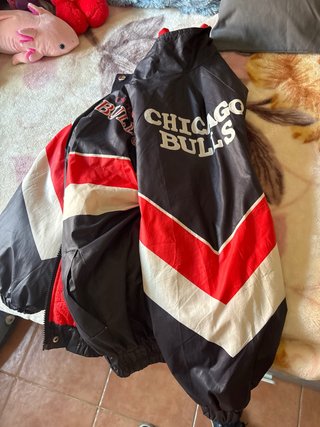 Chaqueta Chicago Bulls Negra y Roja