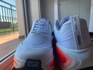 Zapatillas Nike ZoomX Vomero Plus Blancas Naranja