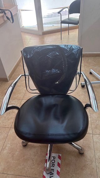 Pareja de sillones de peluquería negro con funda