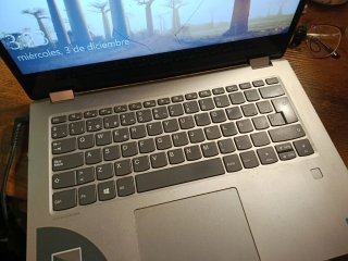 Lenovo Yoga S20 Portátil