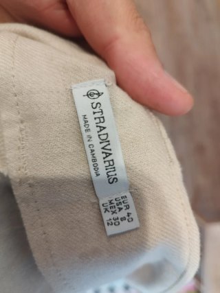 Pantalón ancho beige chica