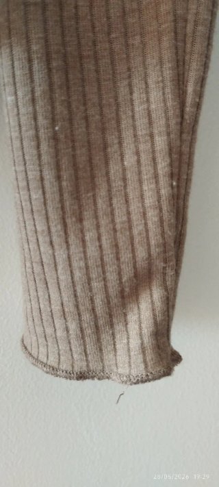 Jersey fino canalé cuello polo