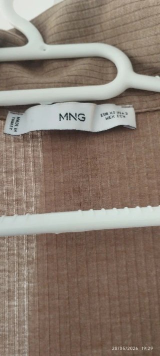 Jersey fino canalé cuello polo