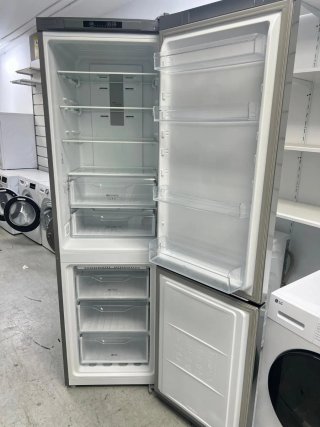 Nevera marca Indesit con garantía trasporte
