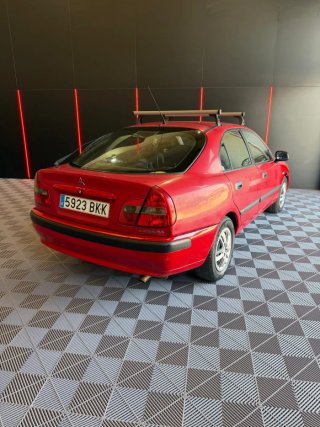 Mitsubishi Carisma 2001