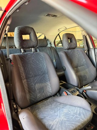Mitsubishi Carisma 2001