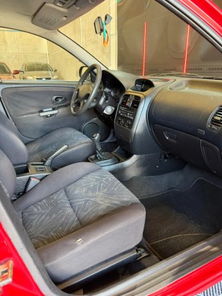 Mitsubishi Carisma 2001