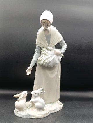 Figura Nao de Lladro Chica con conejos