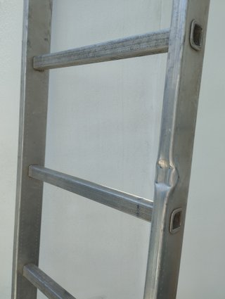 Escalera 15 peldaños aluminio