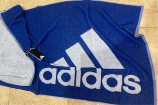 NUEVA Toalla Adidas Azul nueva grande de piscina