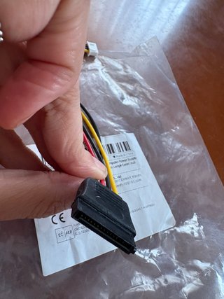 Cavo adattatore SATA a 4 pin Molex
