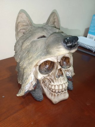 Calavera Resina Espíritu Lobo