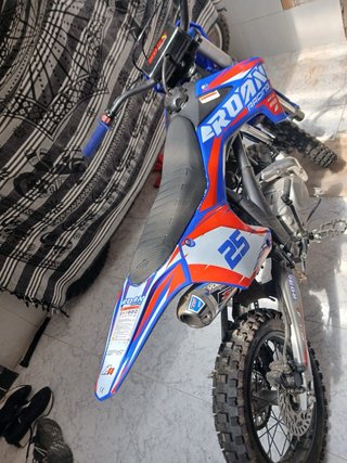 Moto de Cross Roan Azul y Roja 125cc