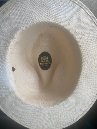 Sombrero Panama Beige con Cinta Negra.