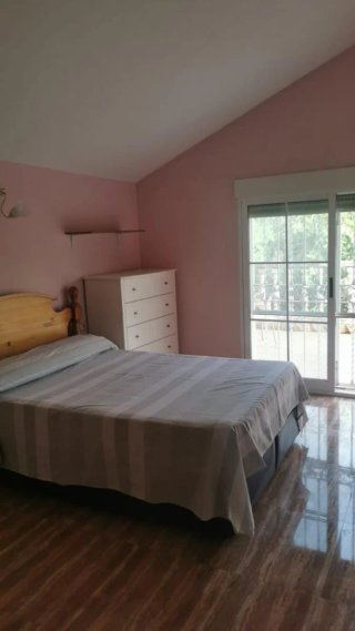 Alquilo habitación allado ucam .
