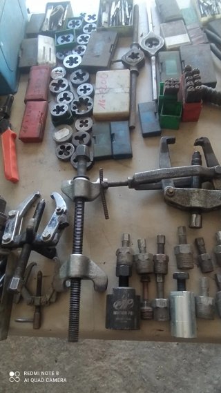 Lote de herramientas manuales