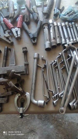Lote de herramientas manuales