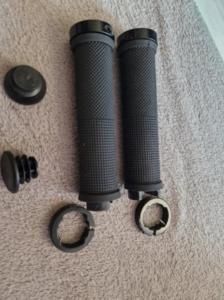 Puños MTB Negro con Bloqueo