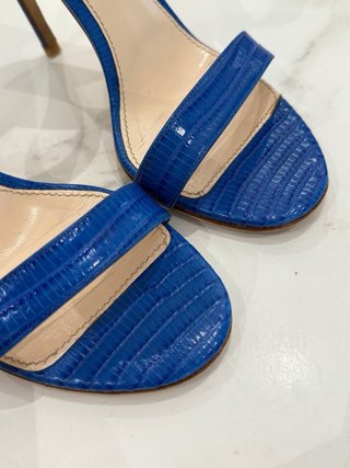 Sandalias Azules Piel Tacón Grabado