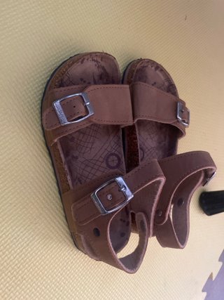 Chanclas Niños Marrones Hebilla Ajustable