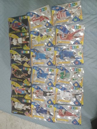 Cromos colección Panini del año 21/22