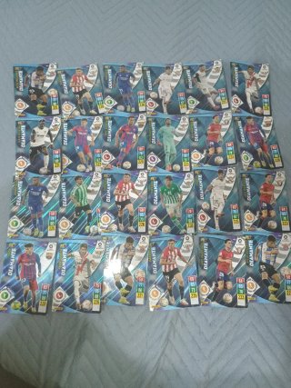 Cromos colección Panini del año 21/22