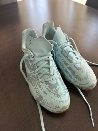 Botas de fútbol niño azul