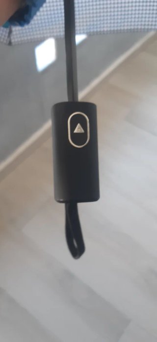 Ombrello a scacchi resistente come nuovo