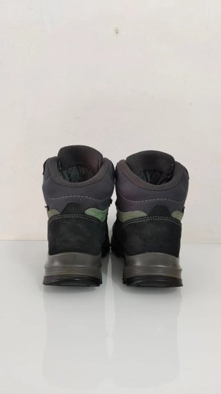 Botas de montaña Hanwag negras y verdes