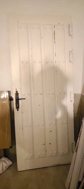 Puerta maciza de madera
