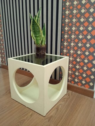 Mesa Cúbica Space Age